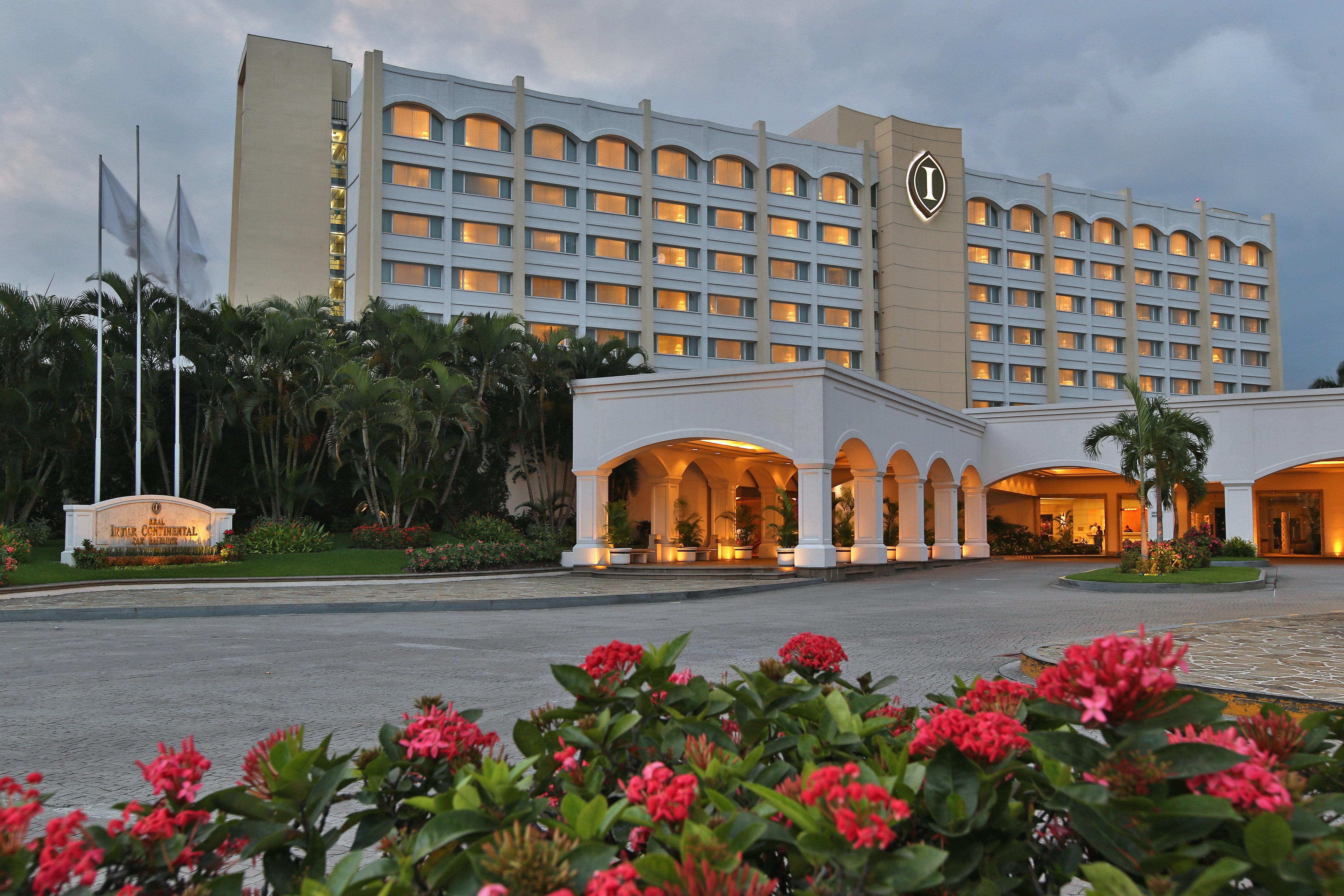 Real Intercontinental San Salvador By Ihg Hotel Buitenkant foto